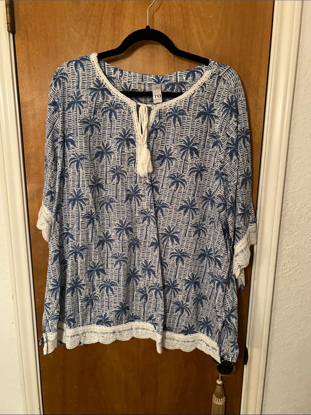 Blue & White Palm Print Tassel Tunic. 2X. Like New